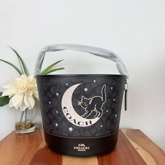 NWT Coach Trick Or Treat Bucket In Signature Canvas With Halloween Graphic - Picture 2 of 7